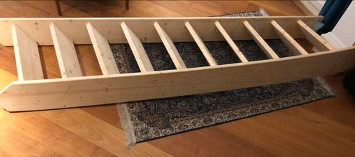 Houten trap, nieuw( nog nooit gebruikt) direct op te halen, Doe-het-zelf en Verbouw, Ladders en Trappen, Nieuw, Trap, 2 tot 4 meter