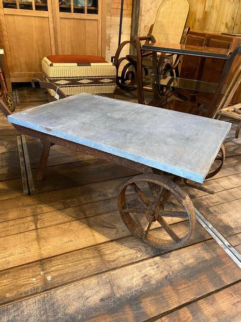 Stoere landelijke tafel salontafel buitentafel tuintafel, Antiek en Kunst, Antiek | Meubels | Tafels, Ophalen