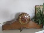 Oude pendule met bol glasen bijbehorende sleutel 70 cm breed, Antiek en Kunst, Antiek | Klokken, Ophalen