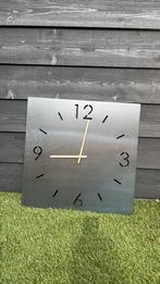 Grote metalen wandklok, Ophalen, Zo goed als nieuw, Analoog, Wandklok