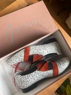 Nardia loafer zwart wit terra mt 38 met 2 kleuren veters, Ophalen of Verzenden, Zo goed als nieuw, Zwart, Sneakers of Gympen