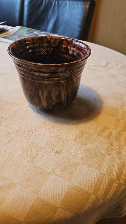 vaas  13 cm hoog 16 cm doorsnee bruin oud fraai, Huis en Inrichting, Woonaccessoires | Vazen, Zo goed als nieuw, Overige kleuren
