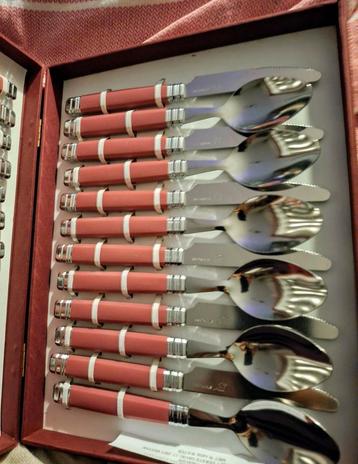 Vintage Bestek rvs 24 delig in kistje beschikbaar voor biedingen