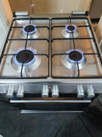 Bosch ZGAN fornuis met Elektrische Hetelucht oven(2 jaar oud beschikbaar voor biedingen