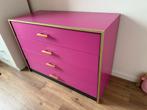 Roze Ladekast met Gouden Details, Ophalen, Overige materialen, 100 tot 150 cm, Zo goed als nieuw