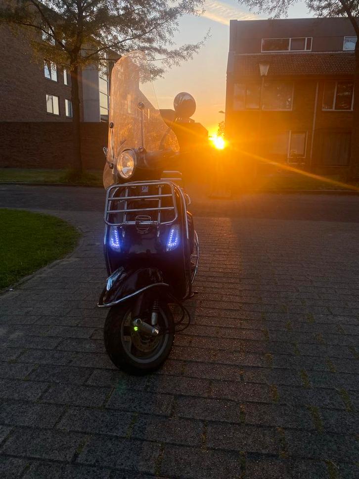 Vespa lx 80cc, Fietsen en Brommers, Scooters | Vespa, Gebruikt, Overige modellen, Maximaal 25 km/u, Benzine, Ophalen