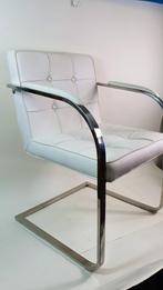 Bauhaus Stijl stoel, chroom onderstel, wit leer knopen. S20, Huis en Inrichting, Stoelen, Tweedehands verkoop, Tweedehands verkoop
