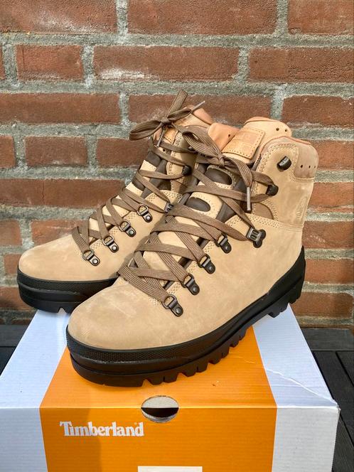 Timberland world hiker Vibram 43 outdoor climbing new, Kleding | Heren, Schoenen, Nieuw, Boots, Bruin, Ophalen of Verzenden