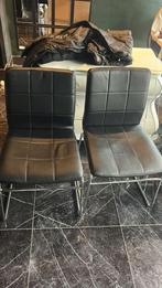 2 Zwarte leren stoelen, Huis en Inrichting, Stoelen, Ophalen, Gebruikt, Drie, Zwart