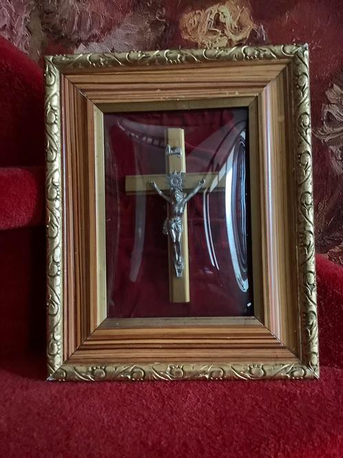 Religie ❤️ schilderij bolglas crucifix corpus, Antiek en Kunst, Antiek | Religie, Ophalen of Verzenden