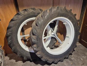 dubbellucht banden + velg  beschikbaar voor biedingen
