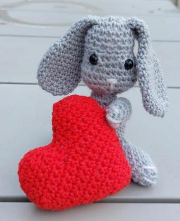 Knuffeltje voor kinderkamer beschikbaar voor biedingen