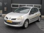 Renault Clio 1.2 16V 75 pk 3D 2008 Grijs, Auto's, Voorwielaandrijving, 74 pk, Zwart, 4 cilinders