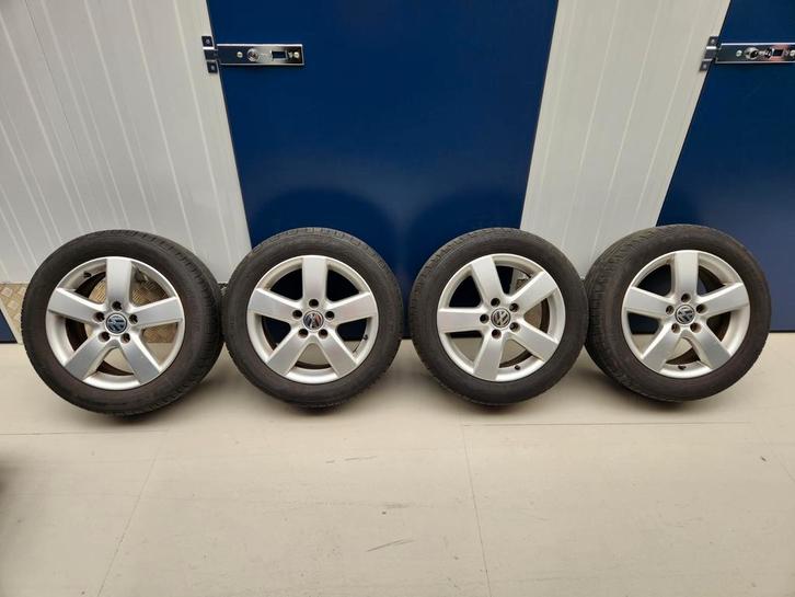 Originele VW 16 inch lichtmetalen velgen met goede banden., Auto-onderdelen, Banden en Velgen, Zomerbanden, 16 inch, 205 mm, Gebruikt