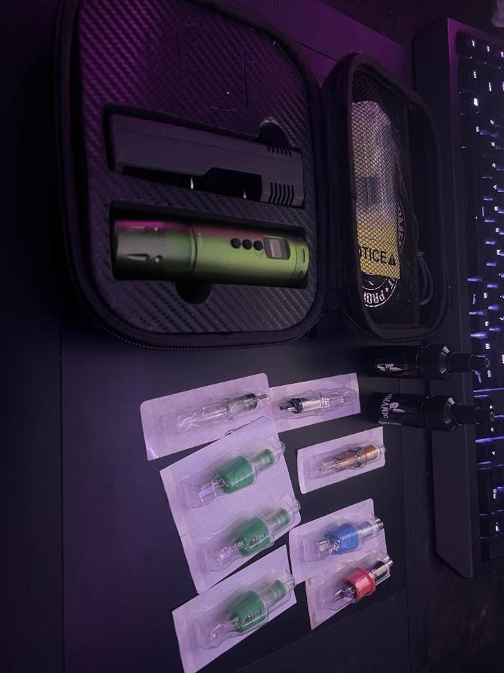 Ava Uni-A Tattoo machine, Hobby en Vrije tijd, Tekenen, Zo goed als nieuw, Overige typen, Ophalen of Verzenden