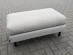 Aangeboden Hocker/Poef wegens ruimte gebrek, Huis en Inrichting, Banken | Bankstellen, Ophalen, Strak, Minder dan 75 cm, Tweepersoons