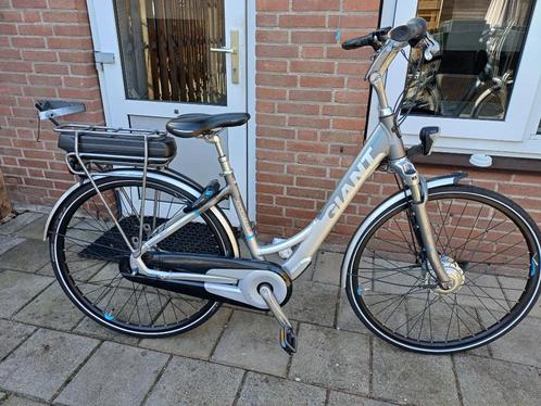 elektrische fiets Giant, Fietsen en Brommers, Fietsen | Dames | Damesfietsen, Zo goed als nieuw, Giant, Versnellingen, 50 tot 53 cm