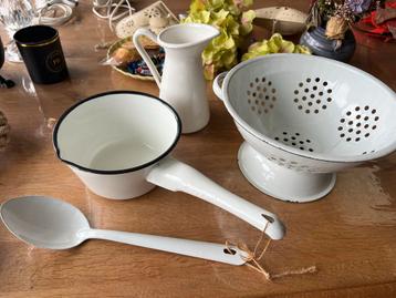 Emaille Set en ook Eiermand te koop - Prachtig! beschikbaar voor biedingen