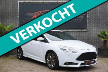 Ford Focus 2.0 EcoBoost ST-2 Dak Xenon Leer Keyl Cam Nav VOL beschikbaar voor biedingen