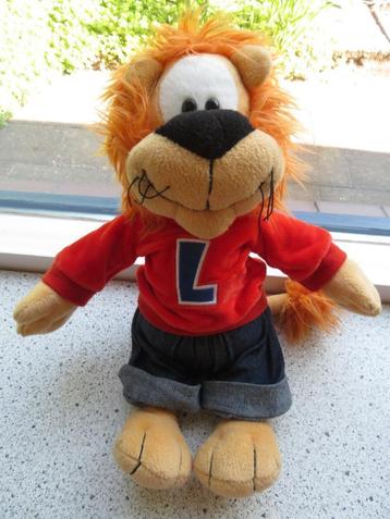 Loeki de Leeuw Loekie Geesink Studio Anna Club Plush rood beschikbaar voor biedingen