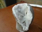 Geode met Scoleciet en kwarts., Ophalen of Verzenden, Mineraal
