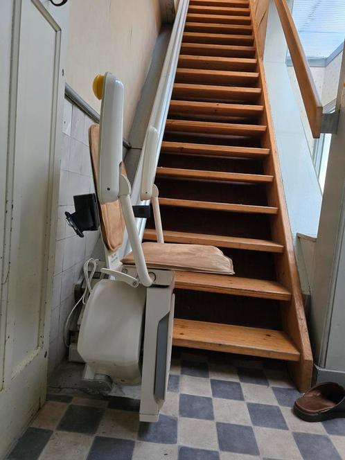 Rechte traplift OTO, Diversen, Trapliften, Ophalen