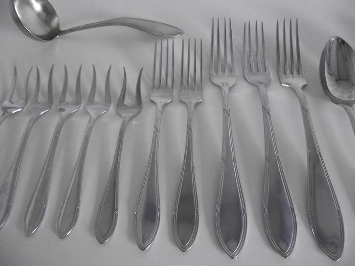 29 stuks RVS kruisband strikfilet bestek divers merk ook p s, Antiek en Kunst, Antiek | Bestek, Ophalen of Verzenden