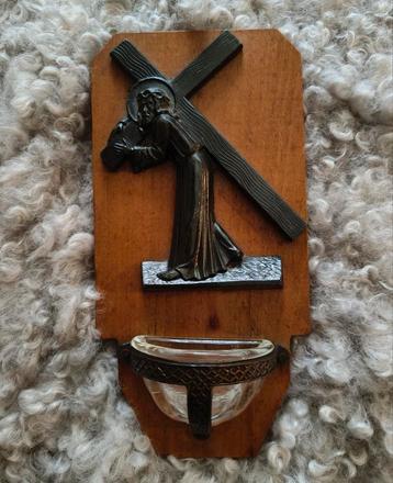 Antiek Wijwaterbakje beschikbaar voor biedingen