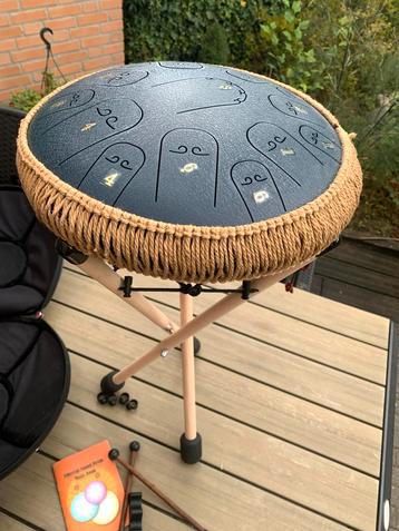 Handpan met Tas en Standaard beschikbaar voor biedingen