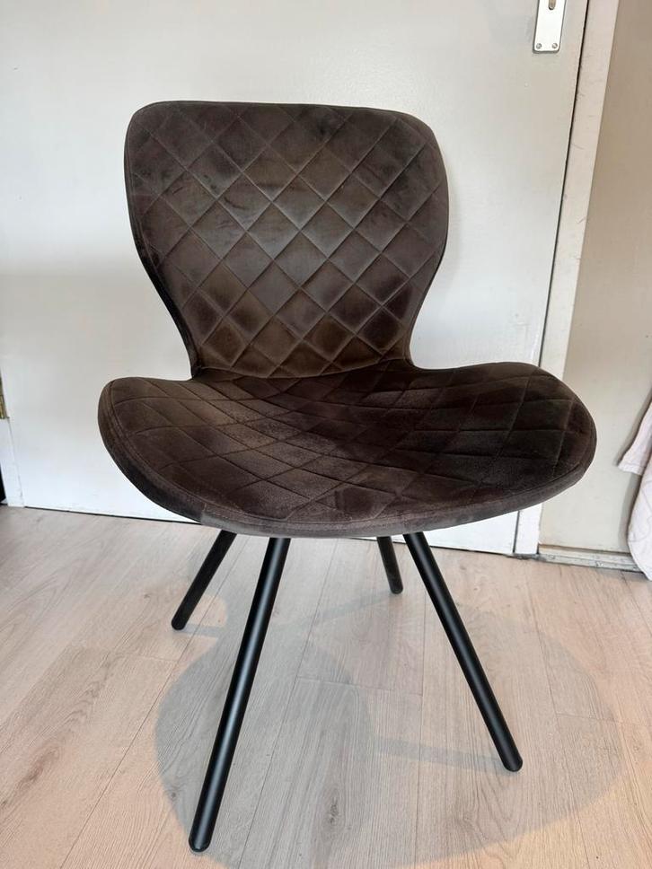 2 Kwantum Stoelen - Stijlvol en Comfortabel!, Huis en Inrichting, Stoelen, Gebruikt, Twee, Metaal, Bruin, Ophalen
