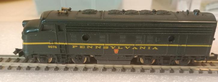 Dieselloc Pennsylvania groen, Hobby en Vrije tijd, Modeltreinen | N-Spoor, Gebruikt, Locomotief, Gelijkstroom, Overige merken