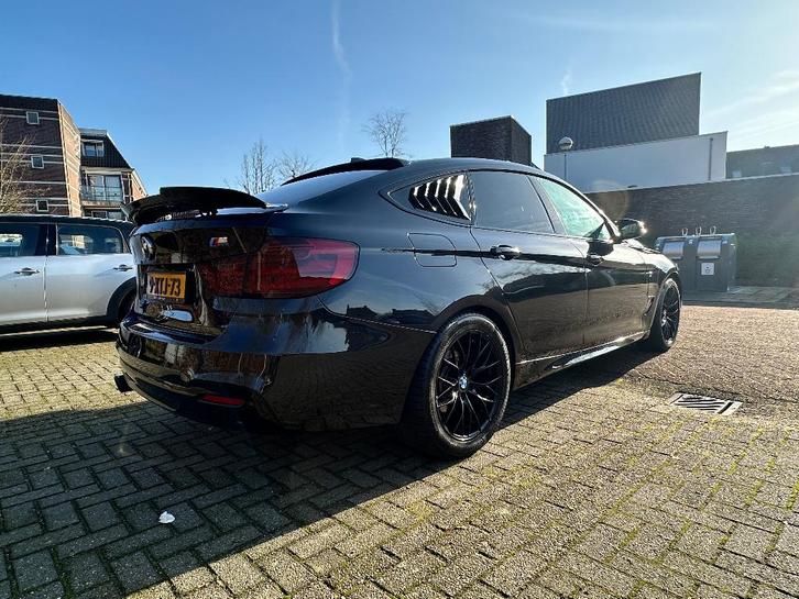 BMW 3-Serie GT 320d 184pk Aut 2014 Zwart, Auto's, BMW, Particulier, 3-Serie GT, Achteruitrijcamera, Adaptive Cruise Control, Airconditioning