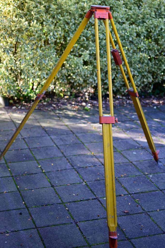 Oerdegelijk 5/8 statief voor Bouwlaser of landmetingen. Wild, Doe-het-zelf en Verbouw, Gereedschap | Handgereedschap, Gebruikt