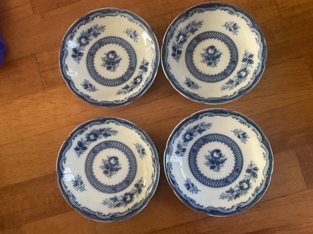 Vintage Blue Rose Fijne Porseleinen Schoteltjes - Set van 4, Ophalen of Verzenden