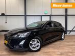 Ford FOCUS 1.0 5drs - ecc - navigatie - nette staat, 125 pk, Gebruikt, Euro 6, Zwart