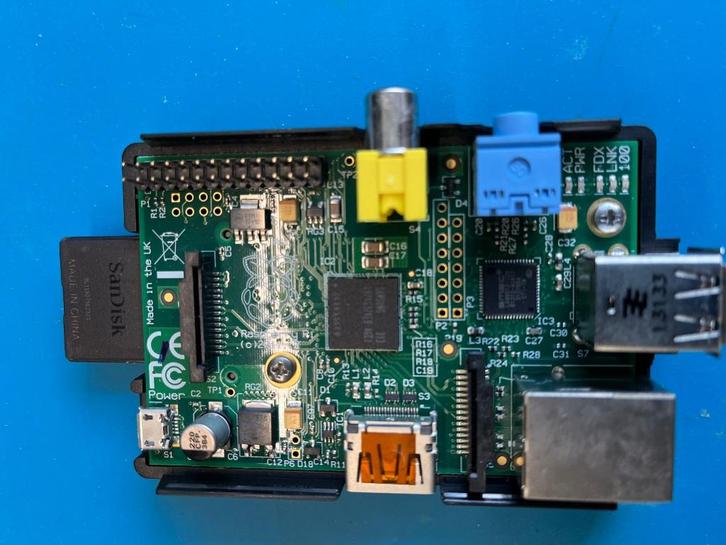 Raspberry Pi's en toebehoren per stuk of alles tesamen, Hobby en Vrije tijd, Elektronica-componenten, Zo goed als nieuw, Ophalen of Verzenden