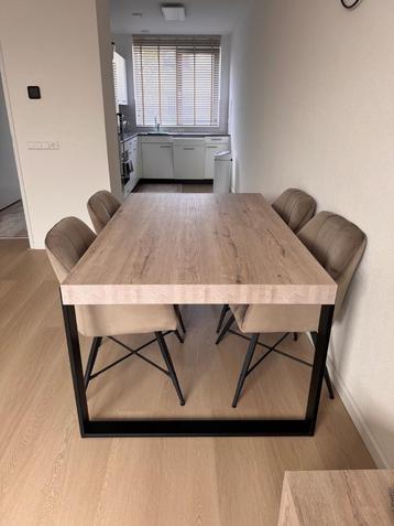Eettafel Durban Sanders Wonen + 4 Bunde stoelen beschikbaar voor biedingen
