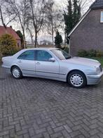Mercedes-Benz E-Klasse 2.1 CDI E220 Sedan Classic AUT 2000, Auto's, Mercedes-Benz, Automaat, Zwart, Bedrijf, Diesel