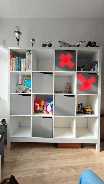 Kallax Kast 16 vakken + 4 deurtjes + onderstel beschikbaar voor biedingen