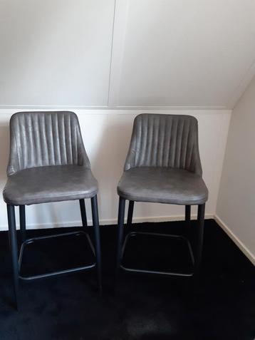 2 BARKRUKKEN GRIJS zithoogte 62 cm beschikbaar voor biedingen