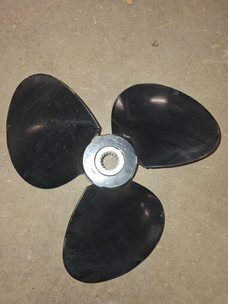 Zo goed als nieuwe schroef 15x17L links draaiend, Watersport en Boten, Bootonderdelen, Zo goed als nieuw, Motor en Techniek, Zeilboot of Motorboot