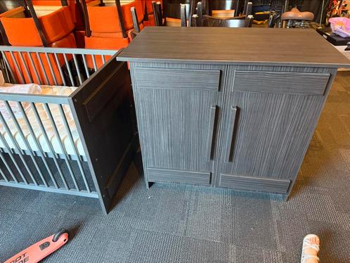 Complete babykamer, bed, commode, 2-deurskast, Kinderen en Baby's, Kinderkamer | Complete kinderkamers, Zo goed als nieuw, Jongetje of Meisje
