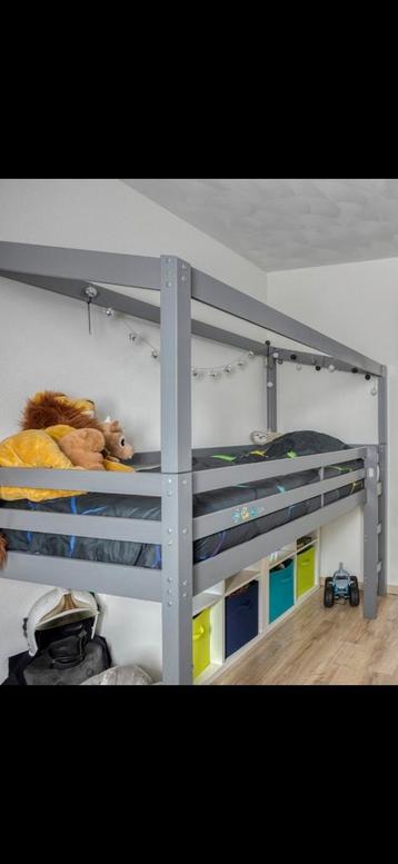 Half hoogslaper inclusief matras beschikbaar voor biedingen
