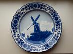 Delfsblauw (wand)bord met Hollandse molen, handwerk, Ophalen of Verzenden
