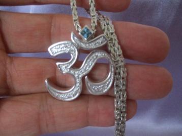 Zilveren Pandit waardige Ohm halsketting - Blue Topaz beschikbaar voor biedingen