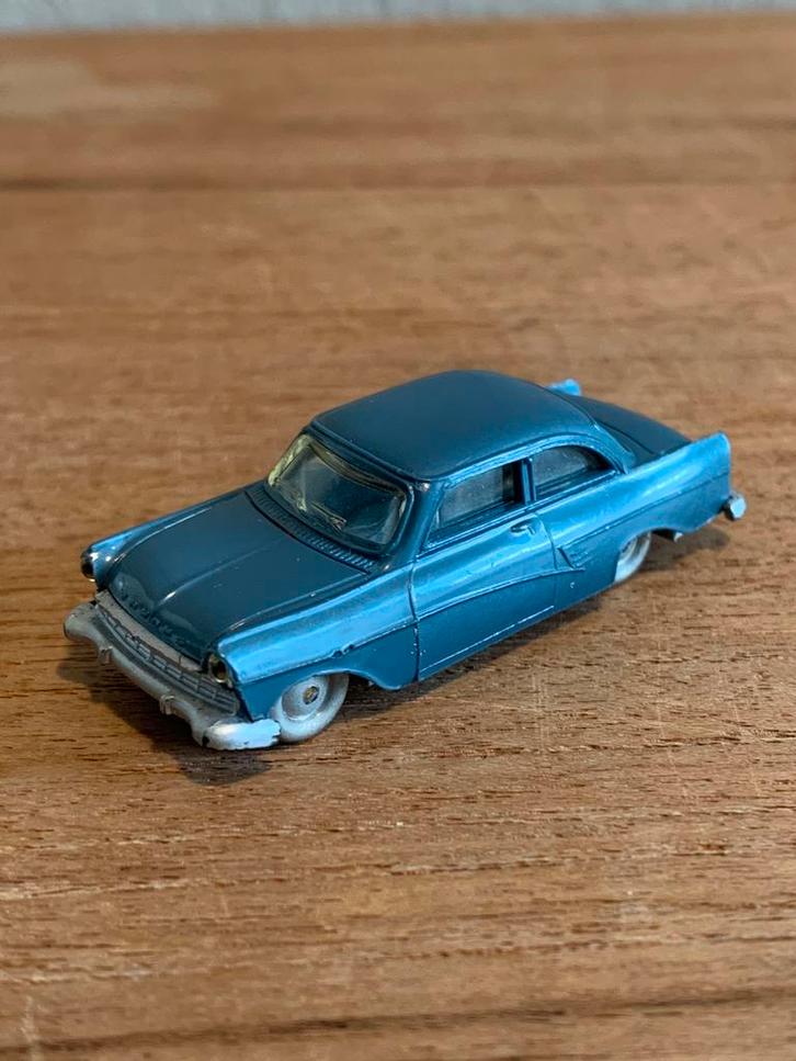 Lego 1:87 Ford Taunus 17M deLuxe blauw metallic, Hobby en Vrije tijd, Modelauto's | 1:43, Zo goed als nieuw, Auto, Overige merken