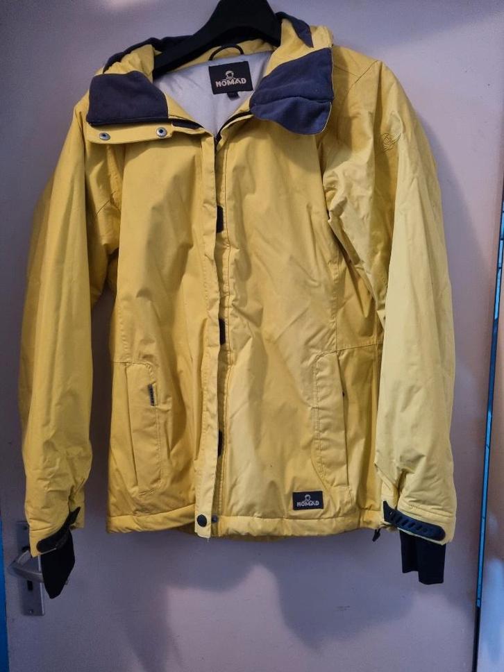Nieuwe felgele ski jas Nomad mt 42, Kleding | Dames, Jassen | Winter, Nieuw, Maat 42/44 (L), Geel, Ophalen of Verzenden
