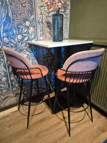 2 Hoge Barkrukken - Stijlvol Design beschikbaar voor biedingen