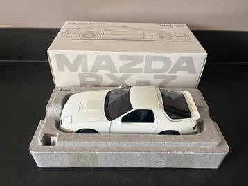 Mazda Savanna RX-7 (FC3S) WhelArt 1:18 1985 beschikbaar voor biedingen