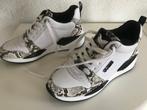 Te koop zeer mooie Guess sneakers., Guess, Wit, Nieuw, Ophalen of Verzenden